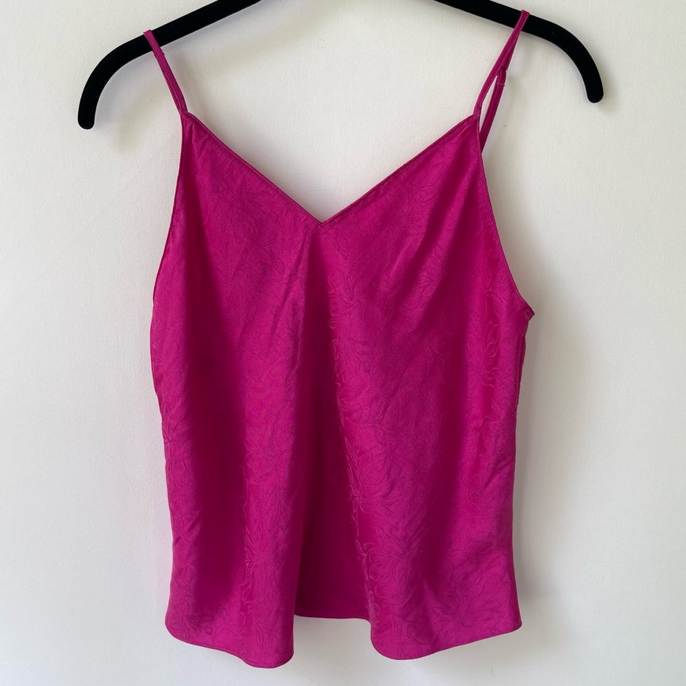 Victoria’s Secret Pink Light Floral Pattern Open Back Pink Fuchsia size small